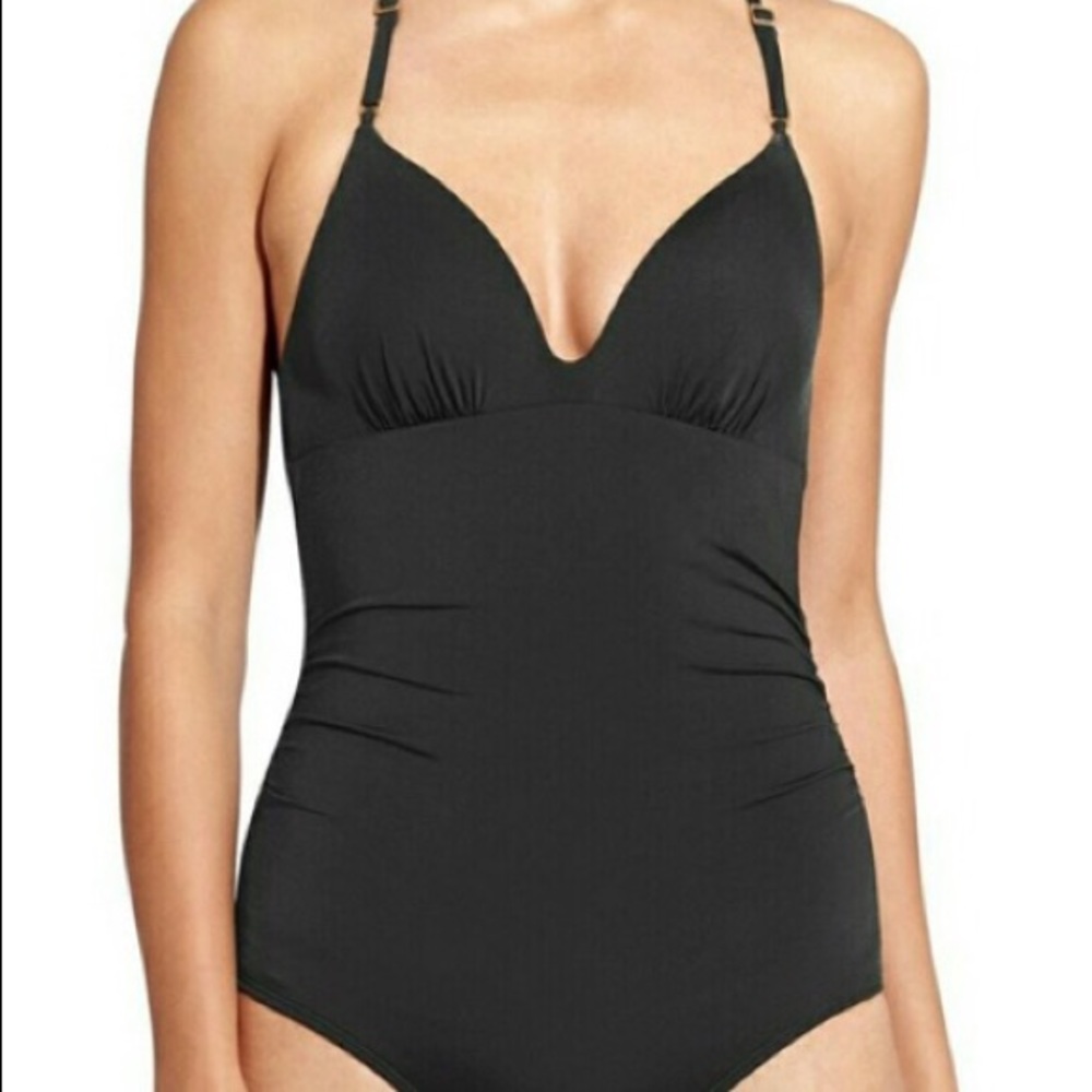 Fabulous Athleta Aqualuxe one-piece swimsuit!
